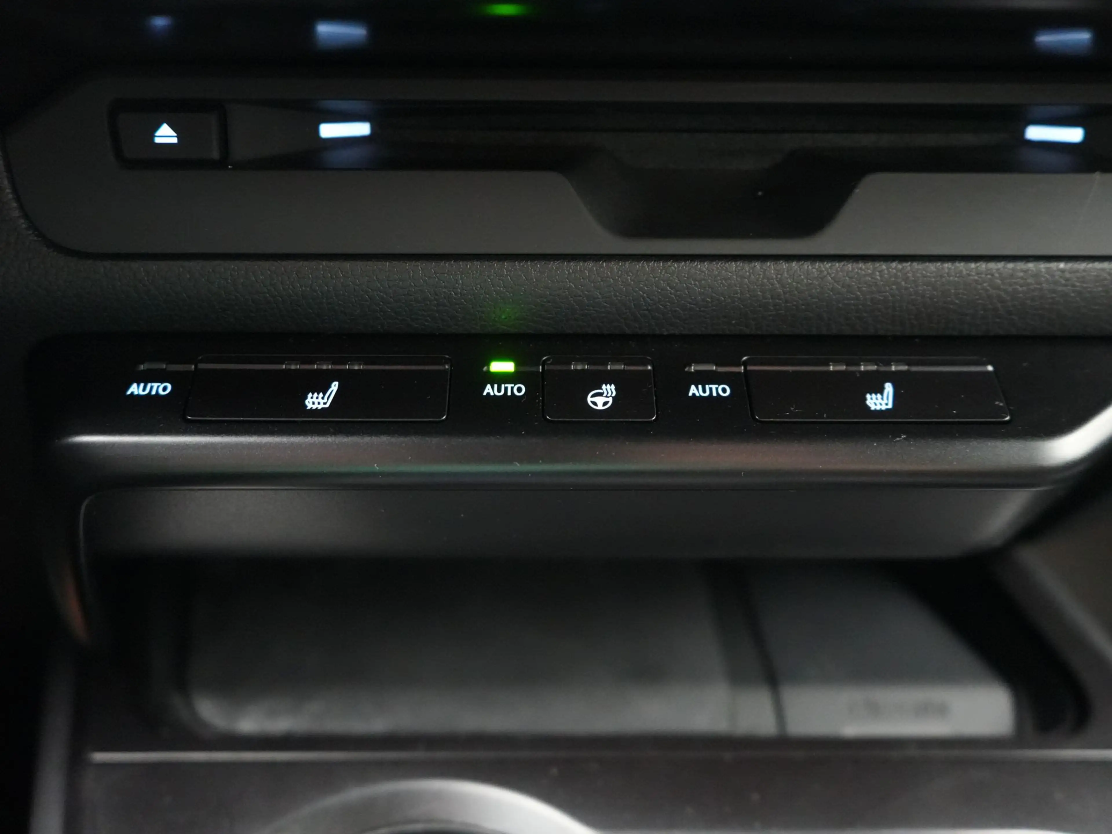 Lexus UX 250h Luxury Line | Stuur-Stoelverwarming | Navigatie | — photo 11