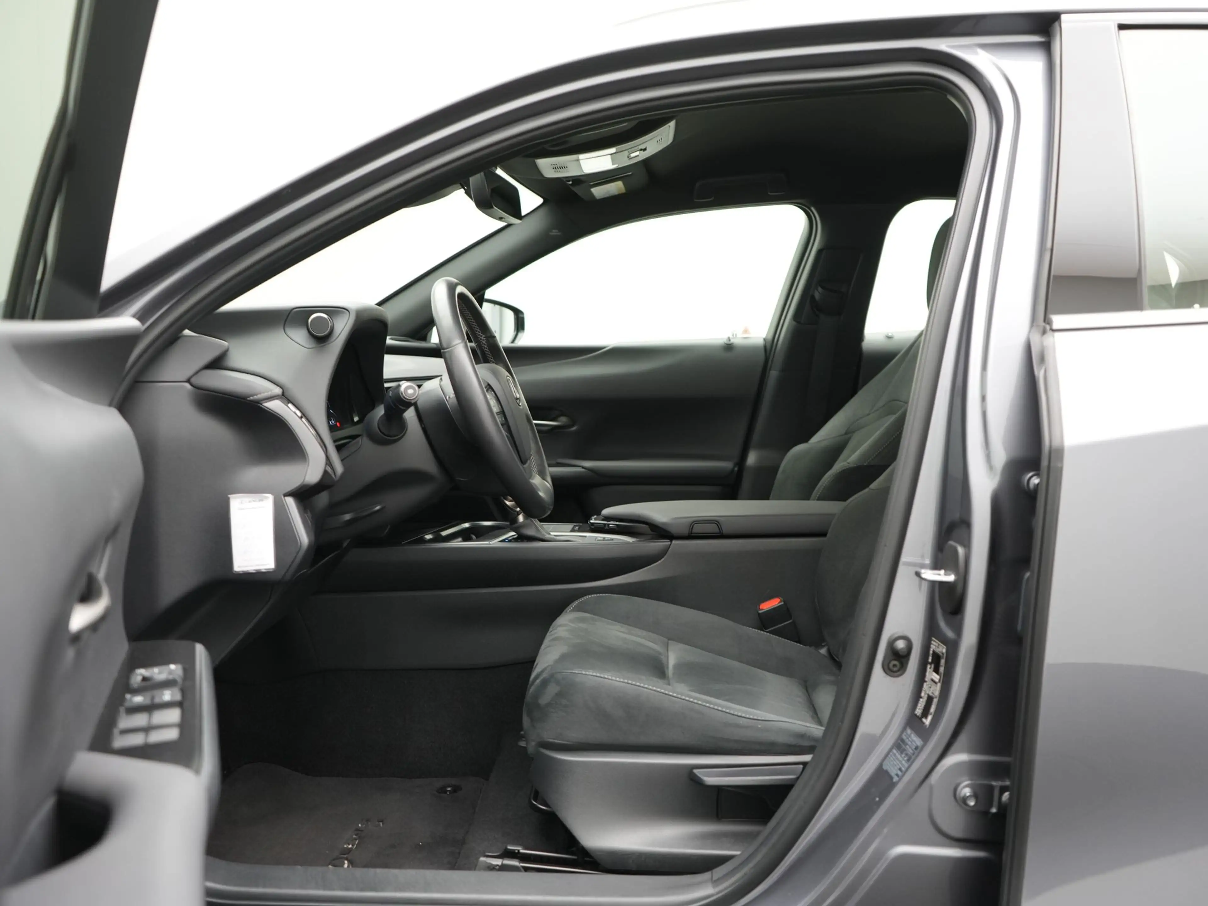 Lexus UX 250h Luxury Line | Stuur-Stoelverwarming | Navigatie | — photo 13