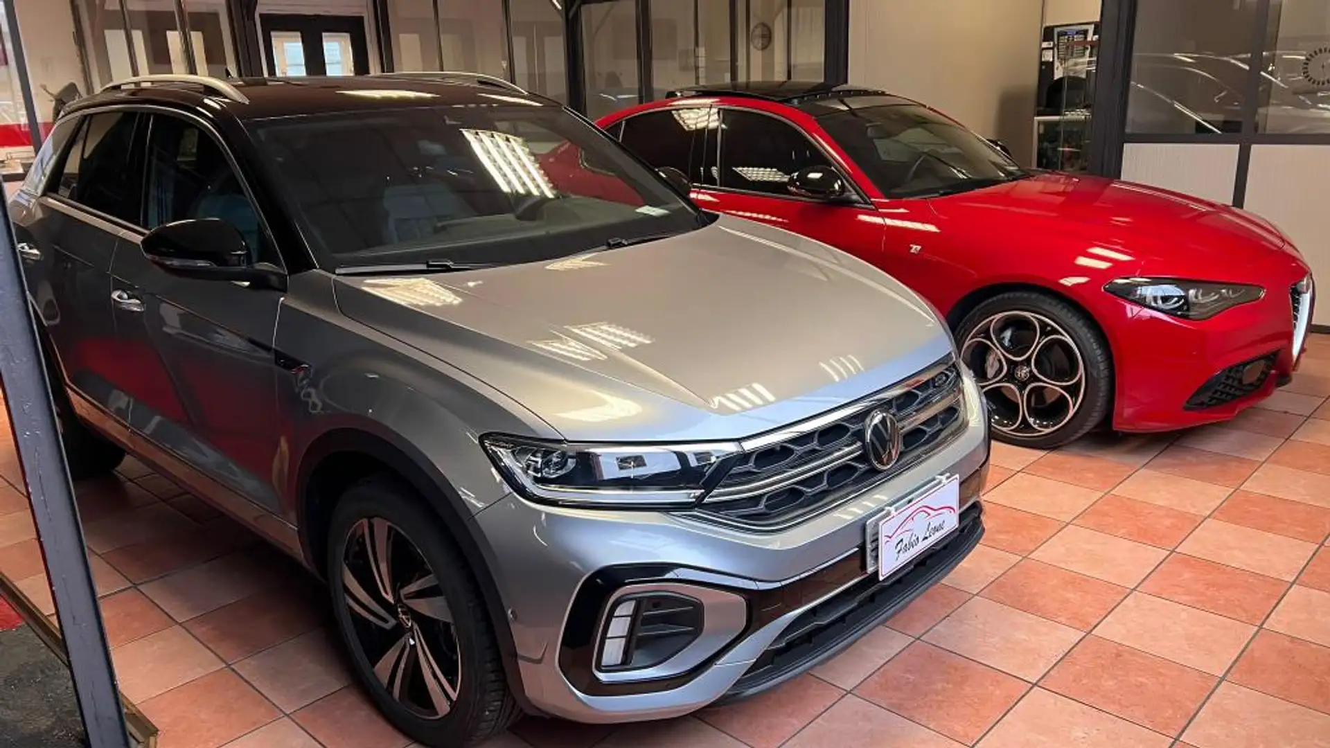 Volkswagen T-Roc 2.0 tdi R-Line 150cv dsg Schwarz - 2