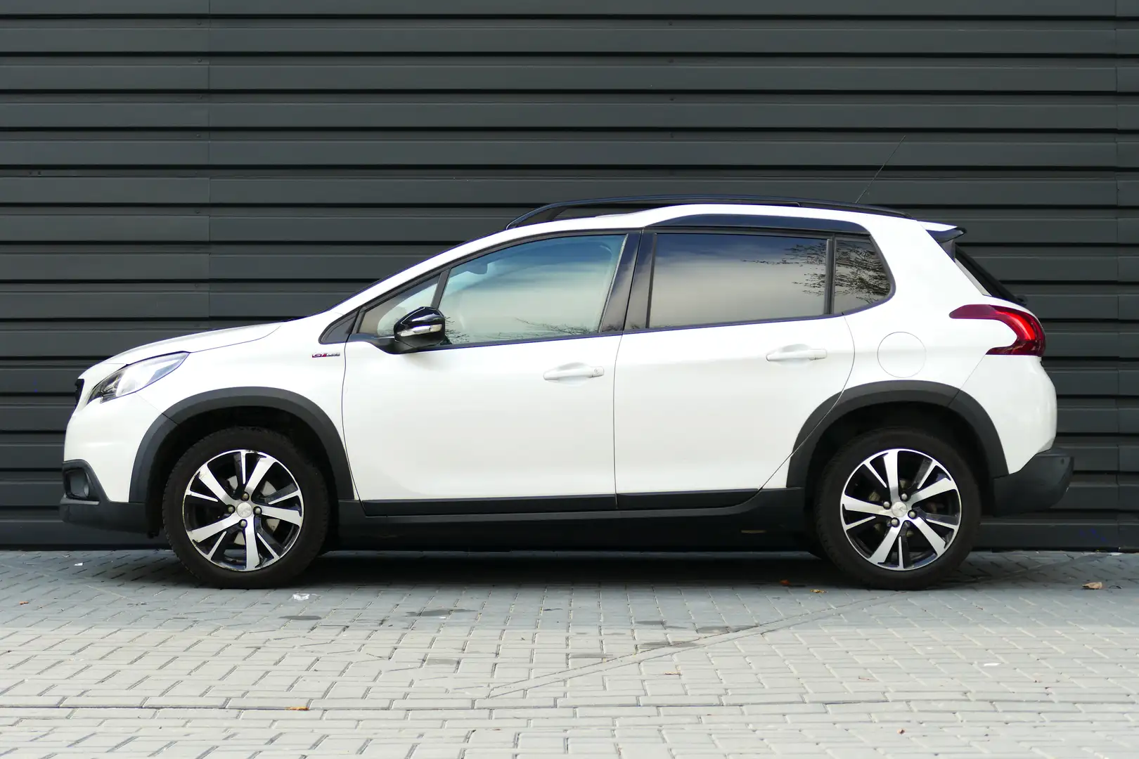 Peugeot 2008 1.2 PURETECH 110PK GT-LINE / NAVI / CLIMA / PDC / Blanco - 2