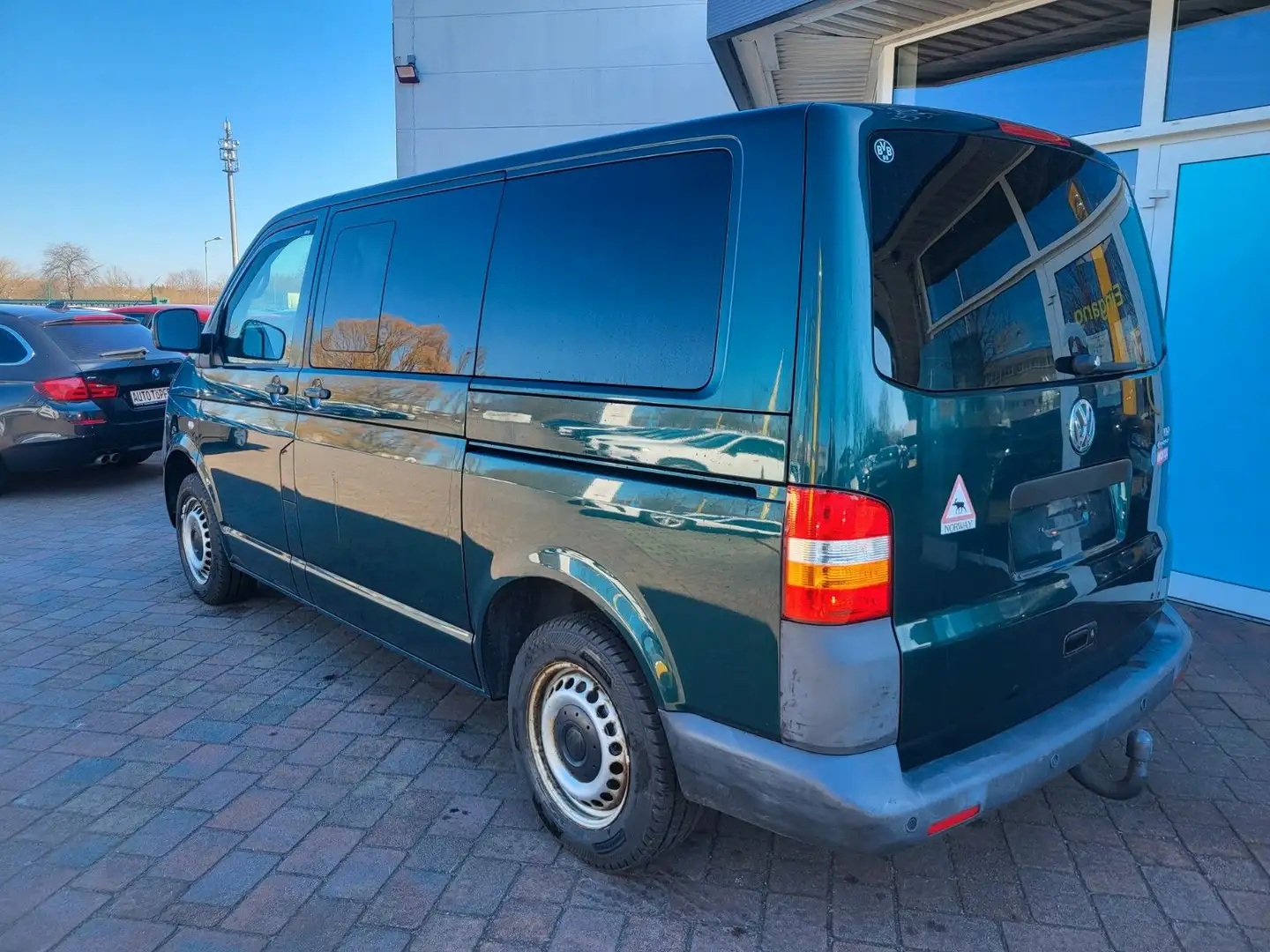 Volkswagen T5 Transporter Bus Caravelle Trendline 4Motion Zielony - 2
