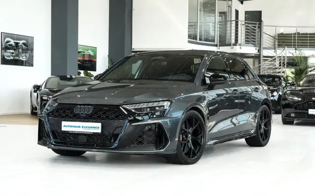 Audi RS3 RS 3 Sportback quattro*SPORTSITZE*MATRIX*SONOS*