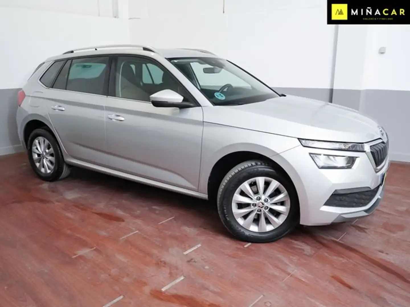 Skoda Kamiq 1.0 TSI Emotion 81kW DSG Gris - 2
