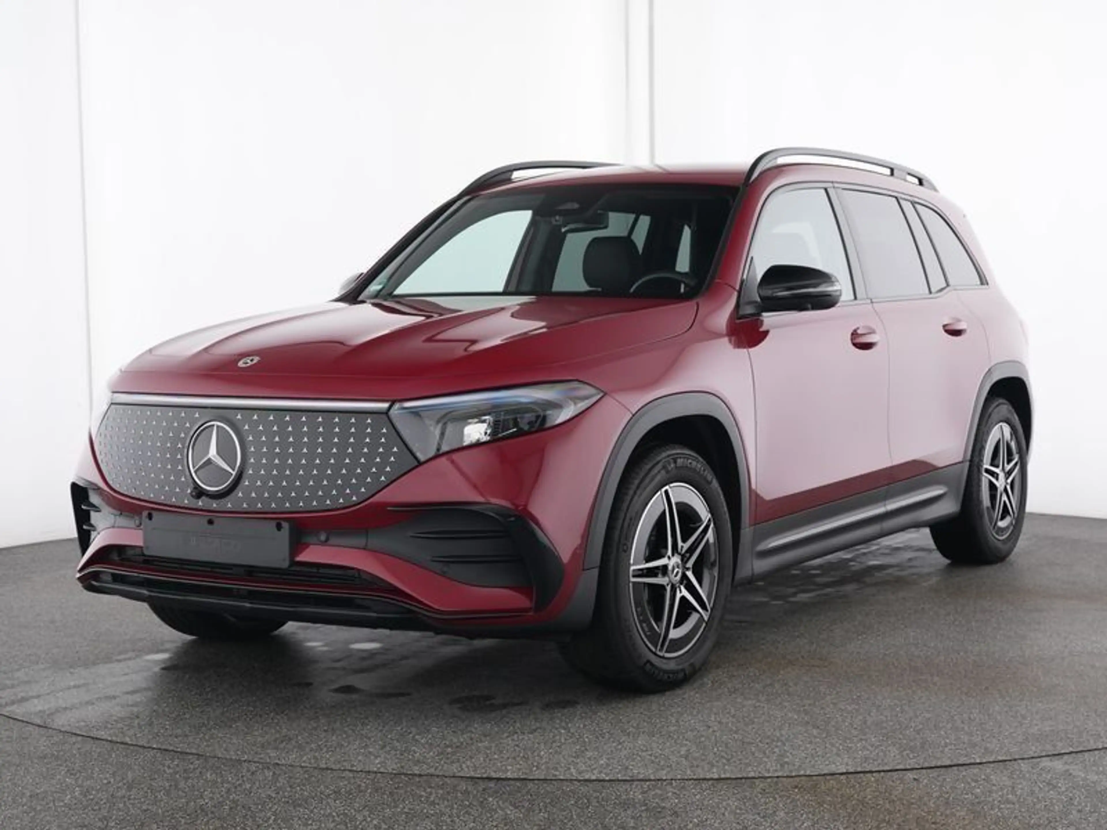 Mercedes-Benz EQB 300 4M AMG+NIGHT+AHK+FAHRASSI+360+DISTR+WI-P