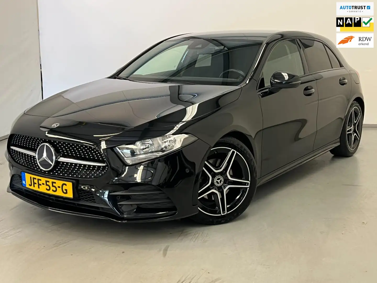 Mercedes-Benz A 200 AMG Night Edition / Sfeerverlichting Schwarz - 1
