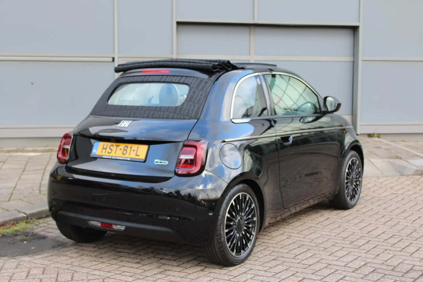 Fiat 500 Cabrio La Prima 42 kWh | Navigatie | Camera | Adap Zwart - 2