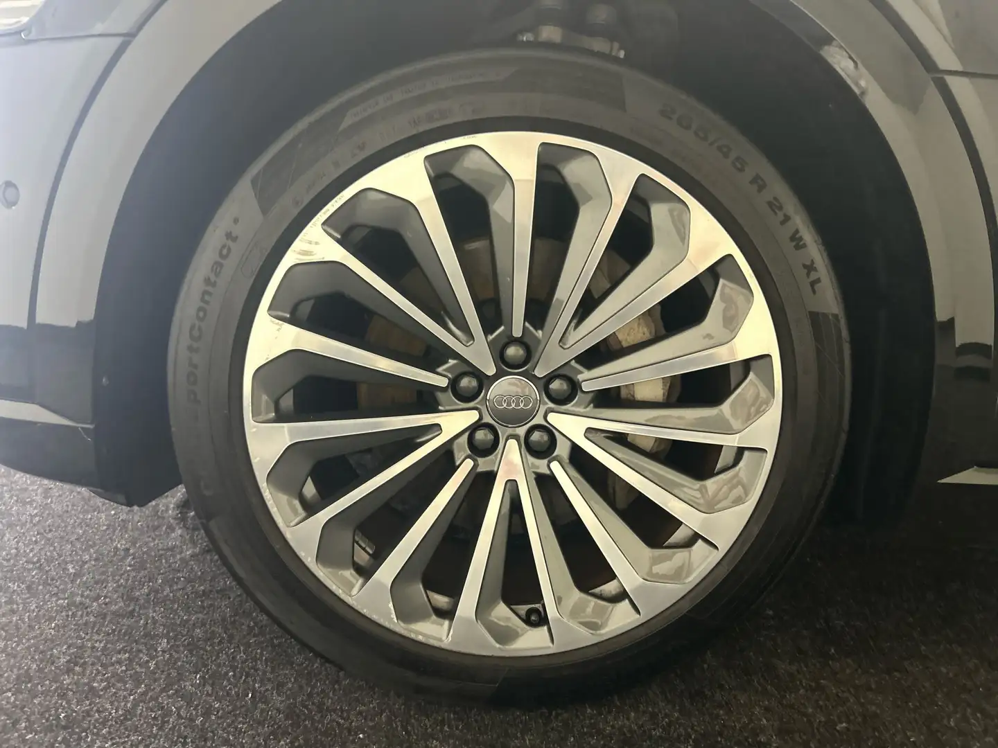 Audi e-tron e-tron 55 quattro advanced 95 kWh Panoramadak | S- Zwart - 2