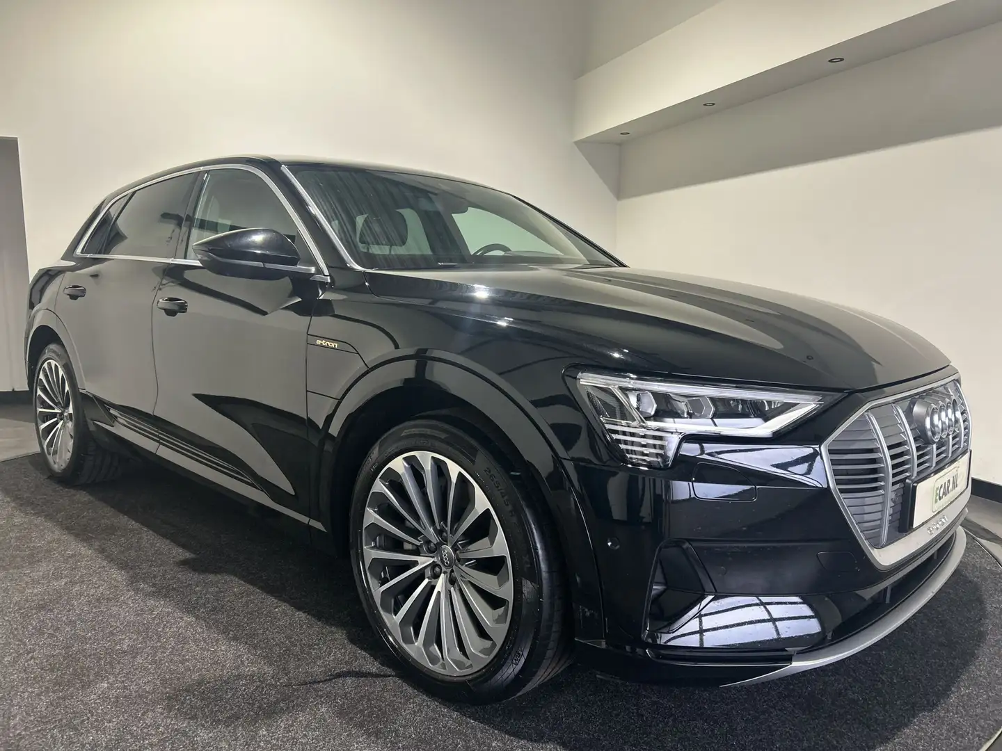 Audi e-tron e-tron 55 quattro advanced 95 kWh Panoramadak | S- Zwart - 1