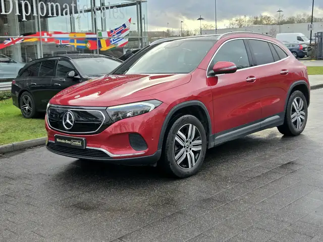 Mercedes-Benz EQA 350 EQA 66.5 kWh 350 4-Matic Luxury Line
