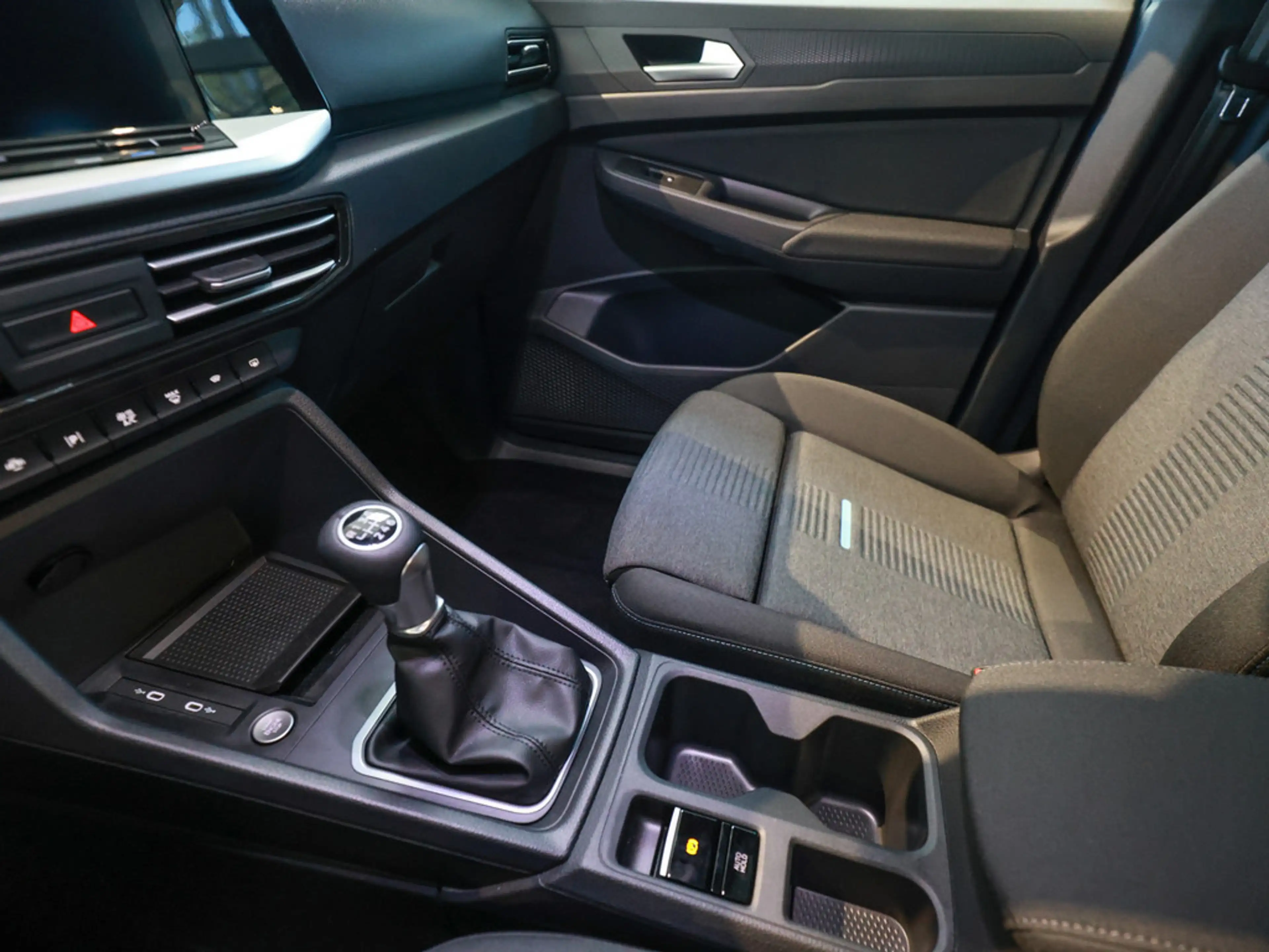 Ford Tourneo Connect Active 2.0l EcoBlue AWD — photo 10