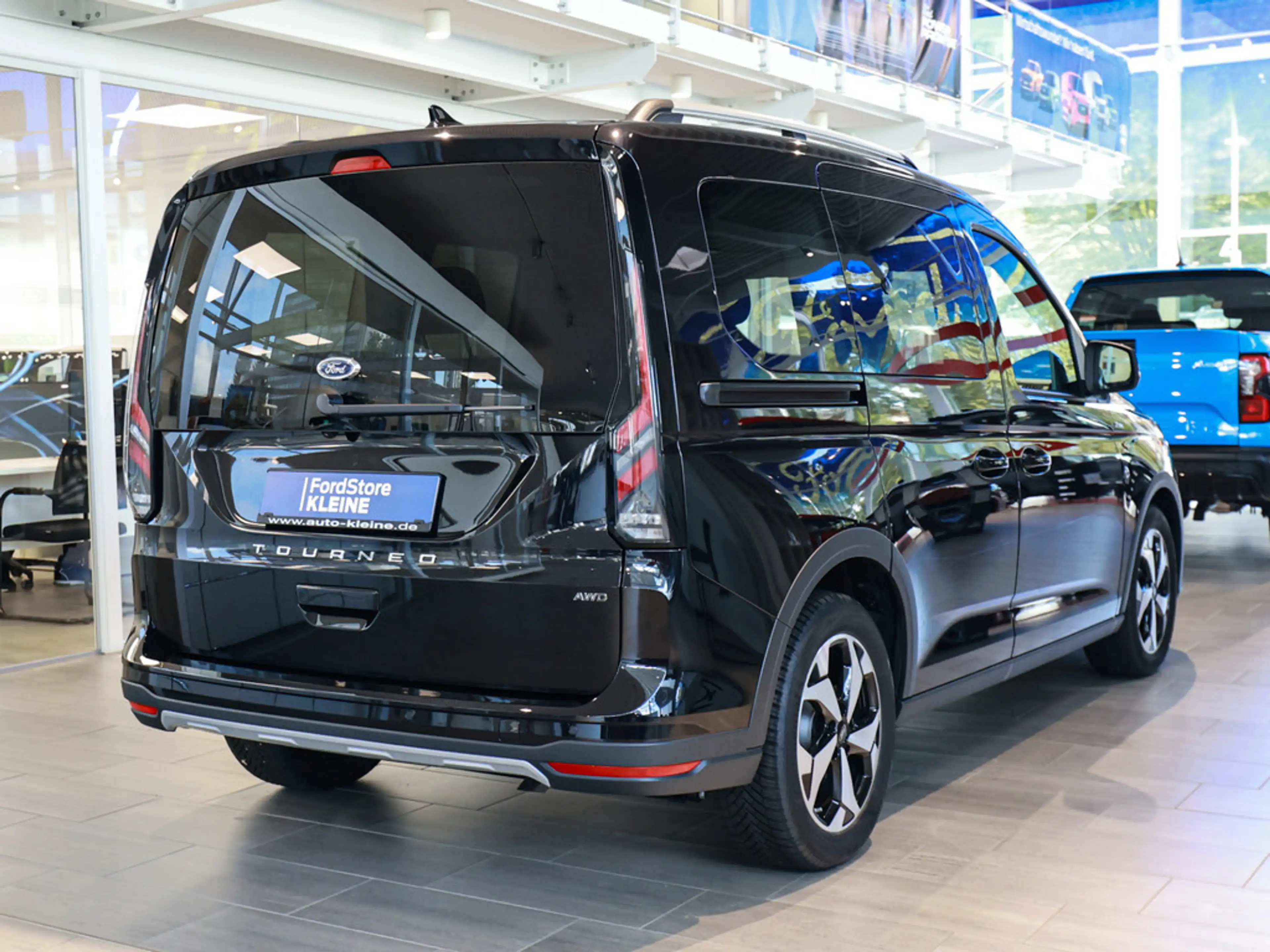 Ford Tourneo Connect Active 2.0l EcoBlue AWD — photo 3