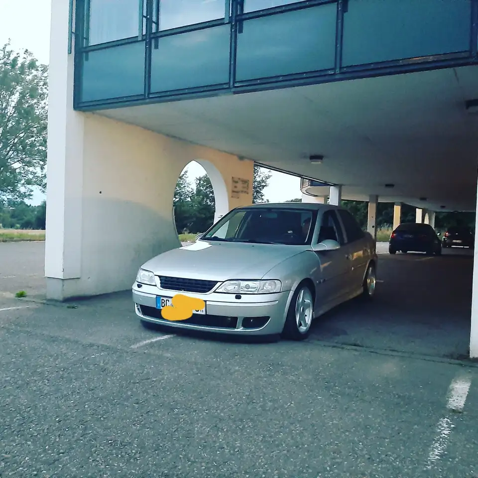 Opel Vectra 2.6 V6 Edition 2000, foto 7