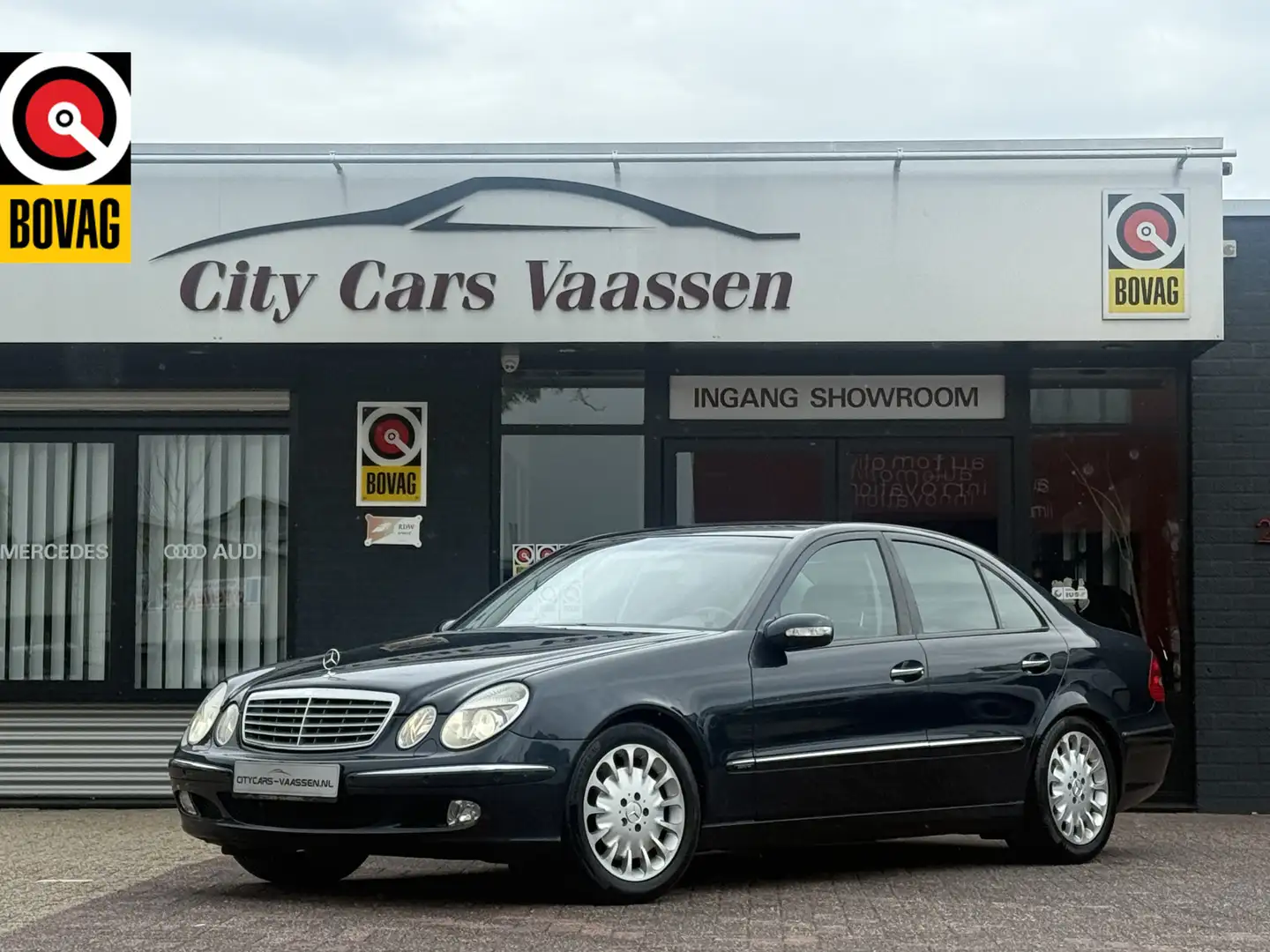 Mercedes-Benz E 500 Elegance automaat 306 pk youngtimer navigatie clim Blauw - 1