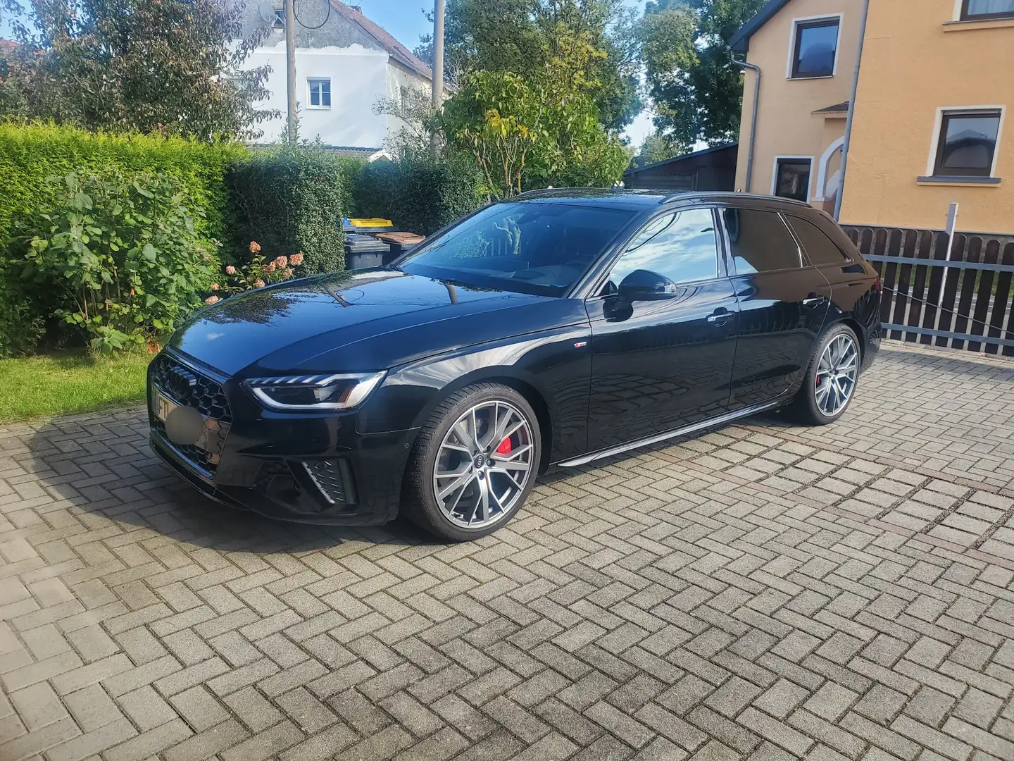 Audi A4 Avant 45 TFSI quattro S tronic s-line black Schwarz - 2