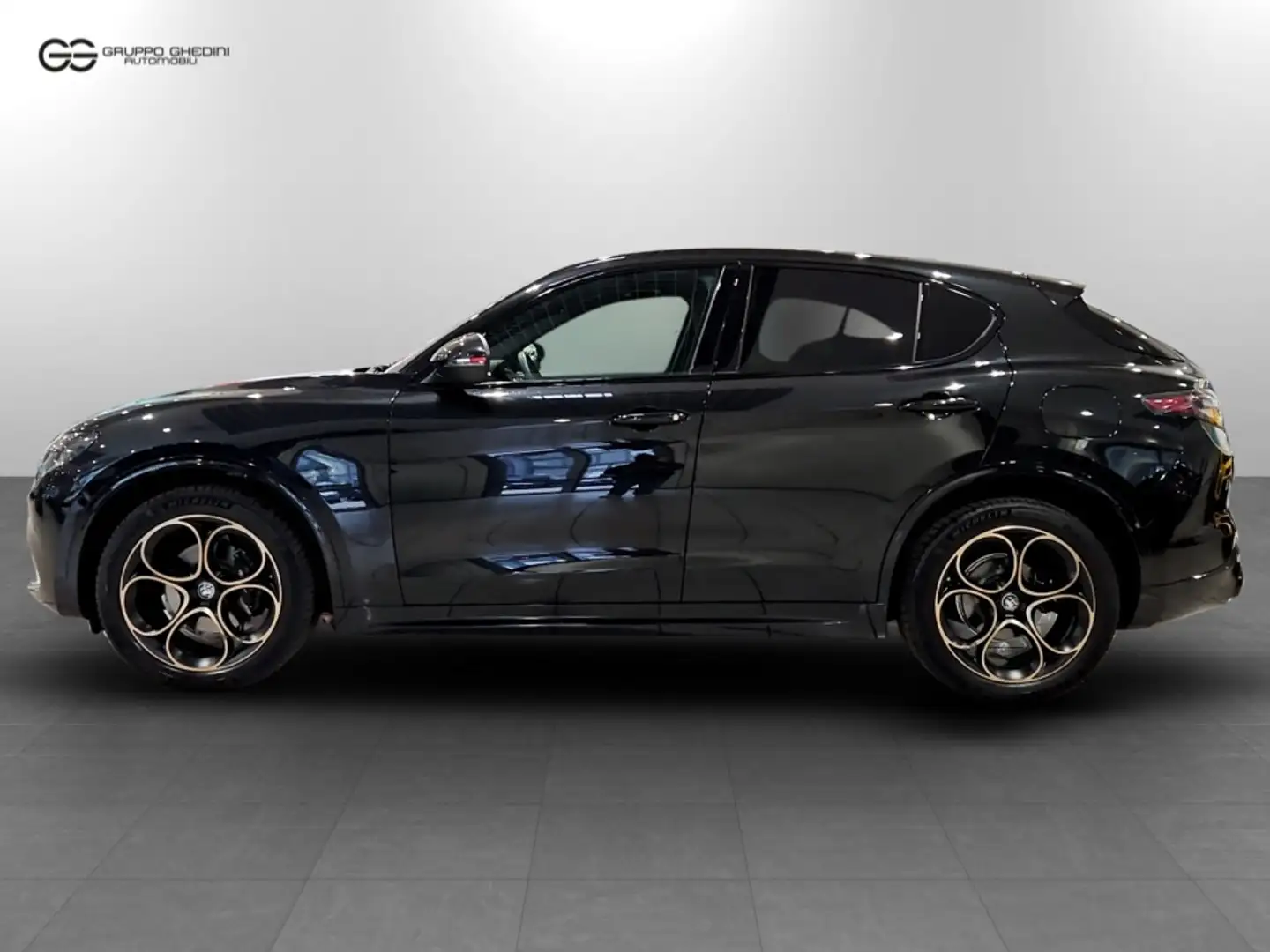 Alfa Romeo Stelvio 2.2 Turbo Intensa Nero - 2