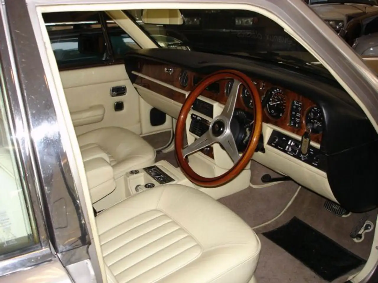 Rolls-Royce Silver Spirit Silver Wing Landaulette, foto 9