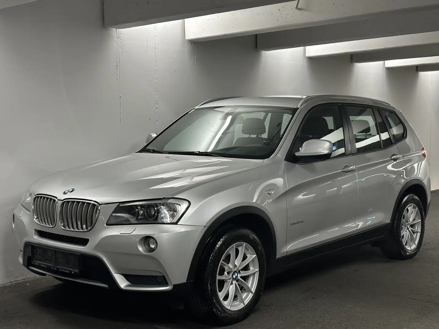 BMW X3 xDrive20d Österreich-Paket Aut.*Navi*Xenon* Silber - 2
