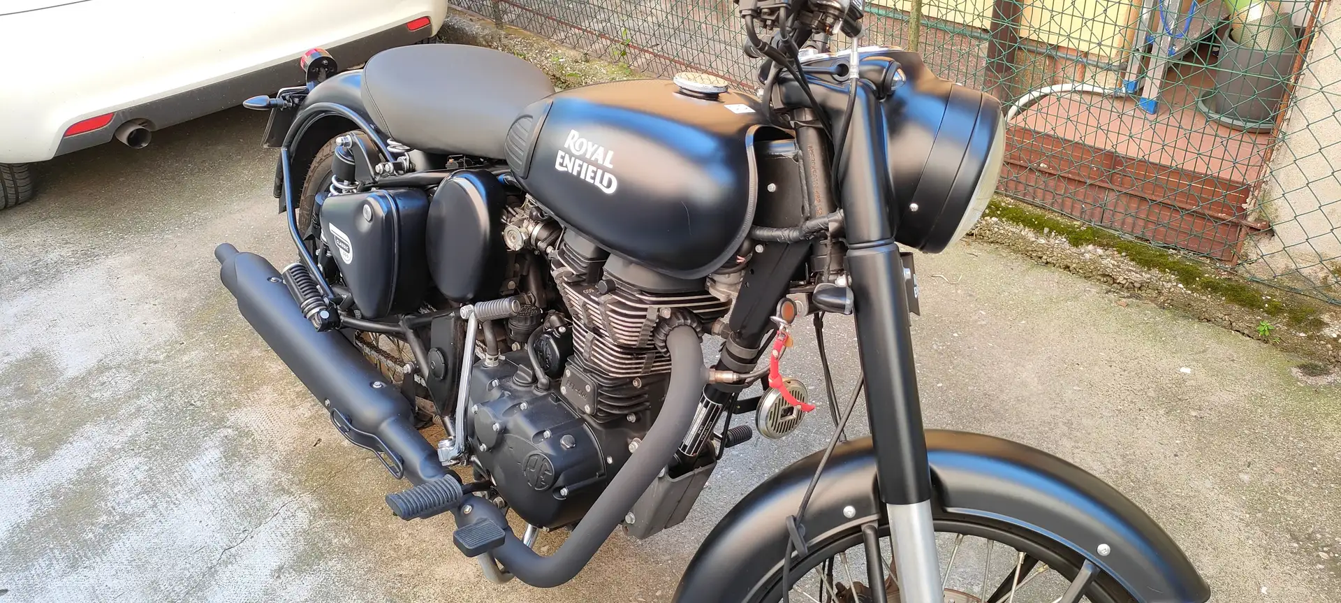 Royal Enfield Classic 500 black Negro - 2