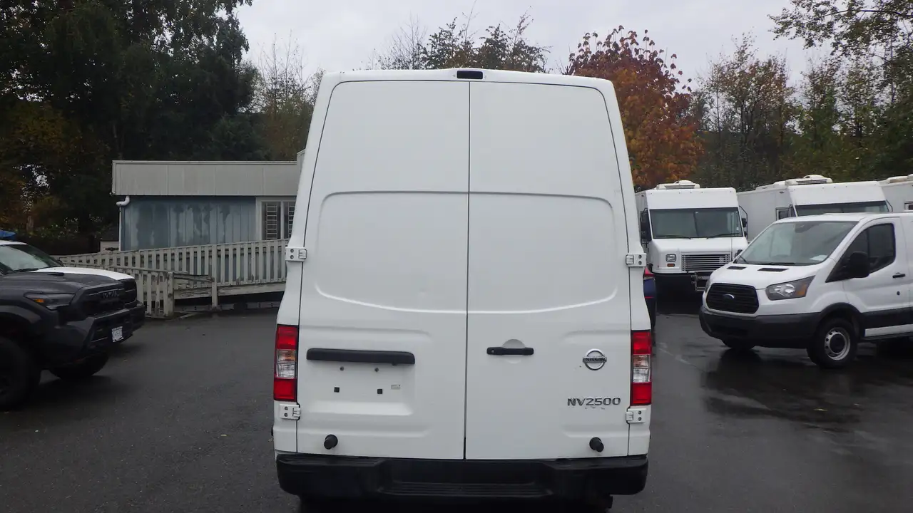 Nissan NV Cargo снимка Nissan NV Cargo