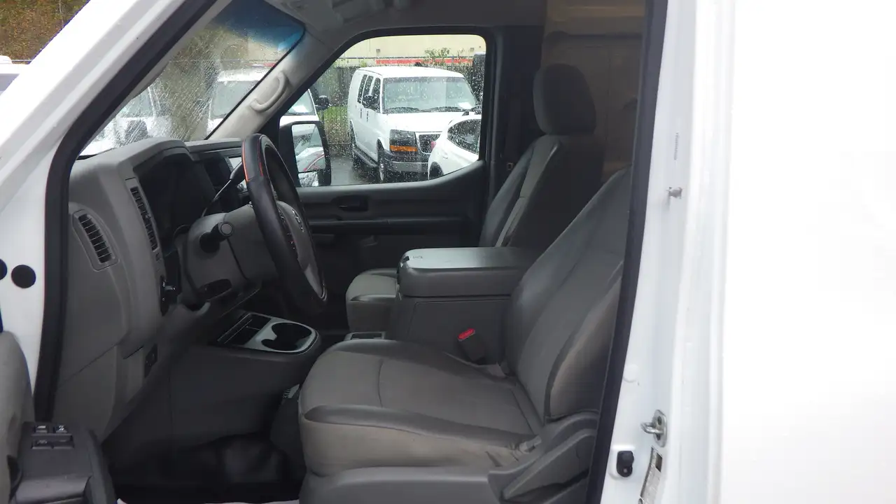 Nissan NV Cargo снимка Nissan NV Cargo