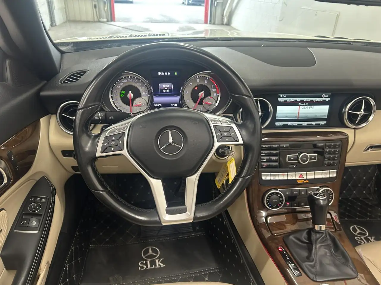 Mercedes-Benz SLK снимка Mercedes-Benz SLK