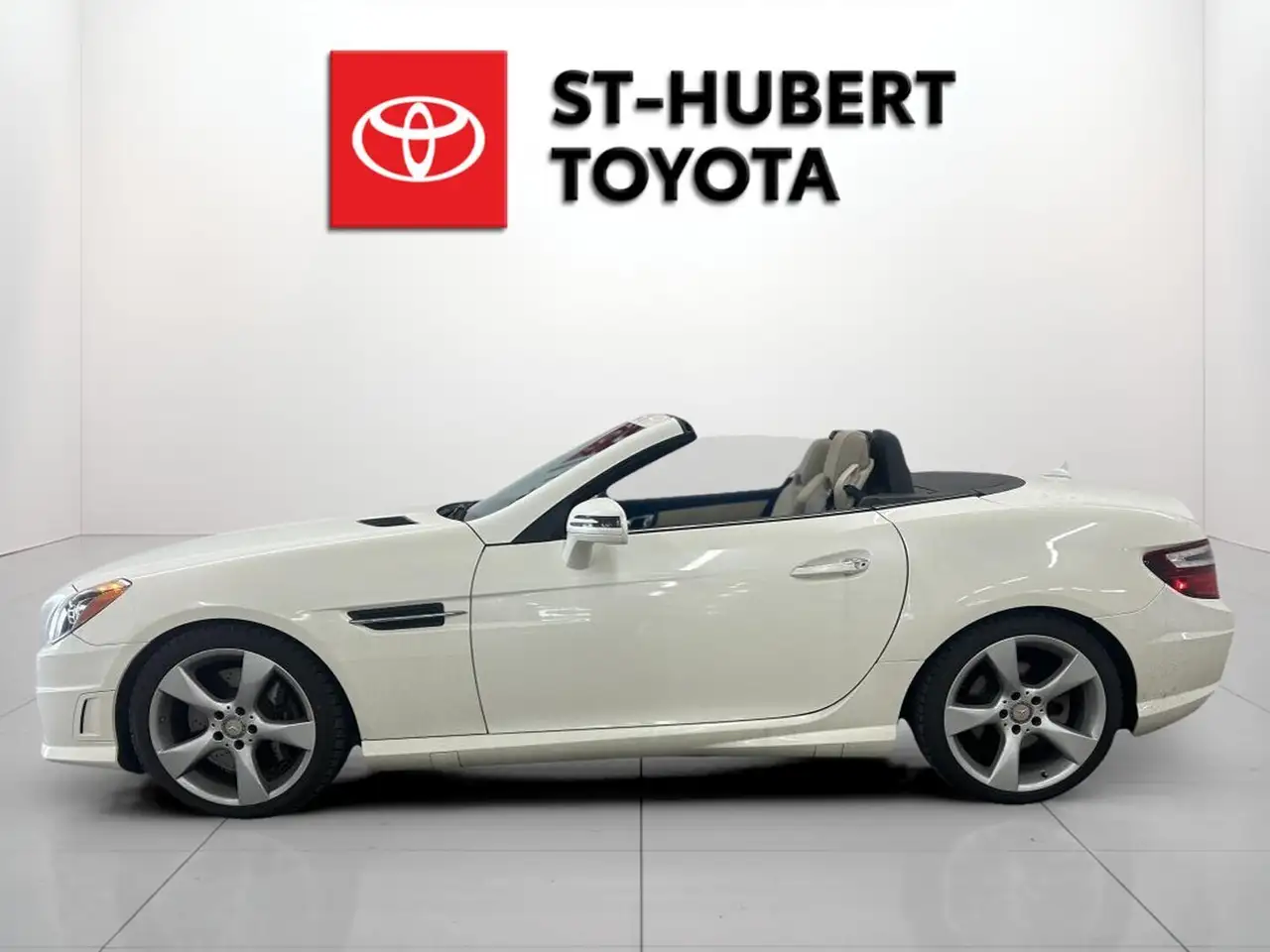 Mercedes-Benz SLK снимка Mercedes-Benz SLK
