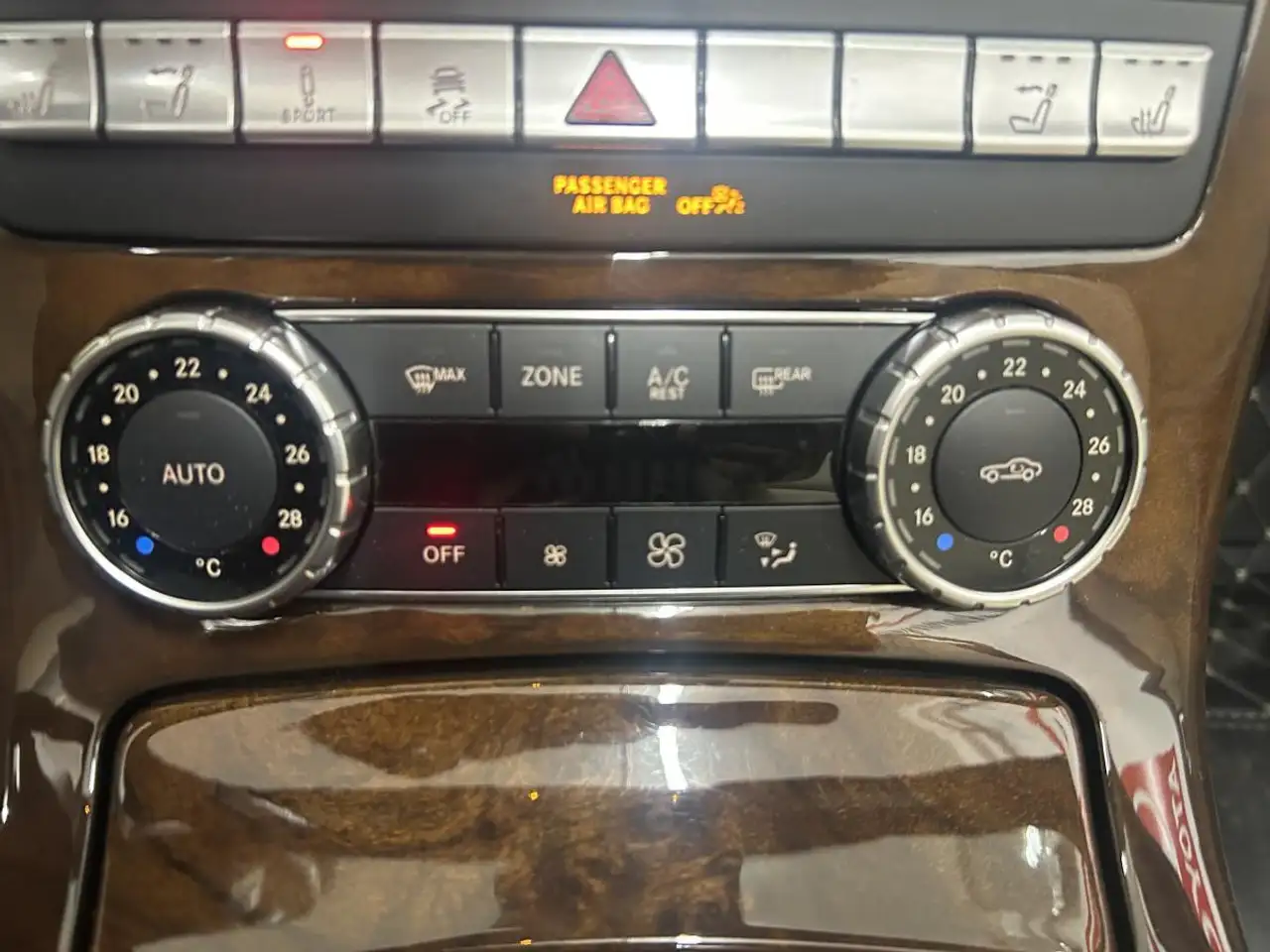 Mercedes-Benz SLK снимка Mercedes-Benz SLK