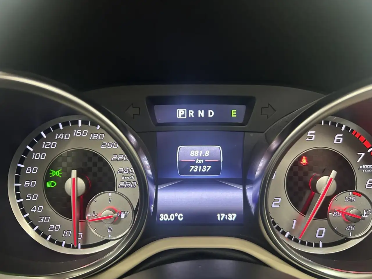 Mercedes-Benz SLK снимка Mercedes-Benz SLK