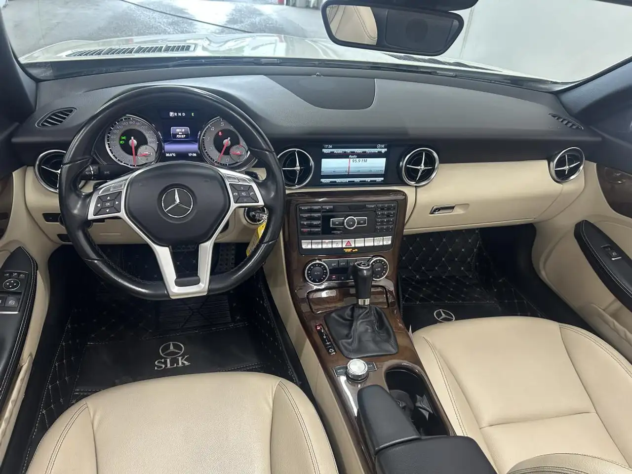 Mercedes-Benz SLK снимка Mercedes-Benz SLK
