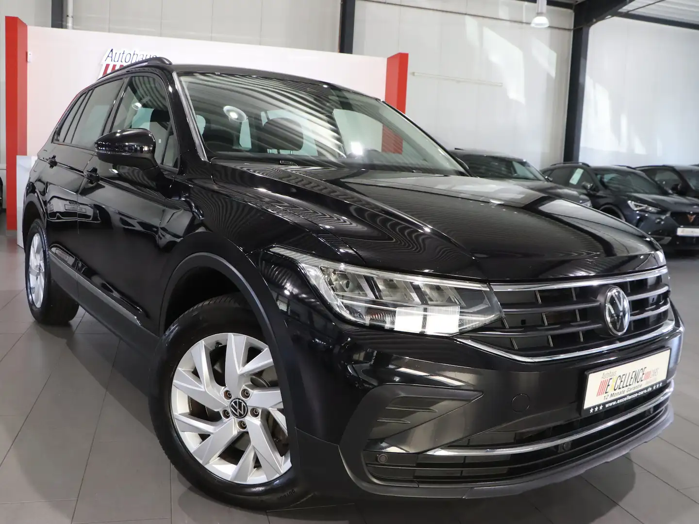 Volkswagen Tiguan 2.0 TDI DSG 4M IQ LIFE / LED, NAVI+KAMERA Schwarz - 2