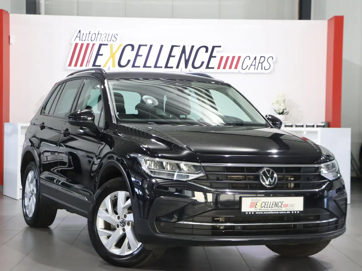 Volkswagen Tiguan 2.0 TDI DSG 4M IQ LIFE / LED, NAVI+KAMERA Schwarz - 1