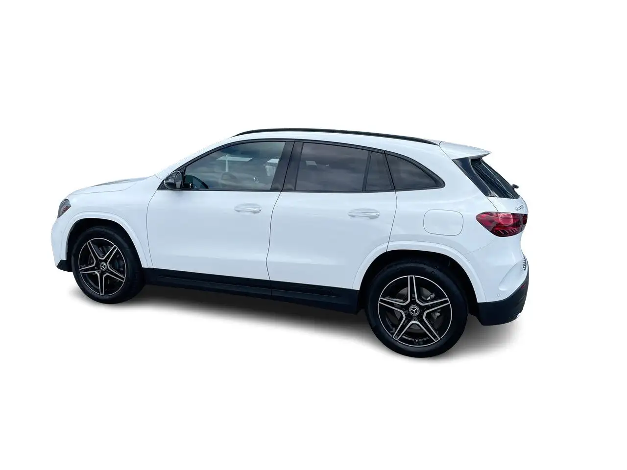 Mercedes-Benz GLA снимка Mercedes-Benz GLA