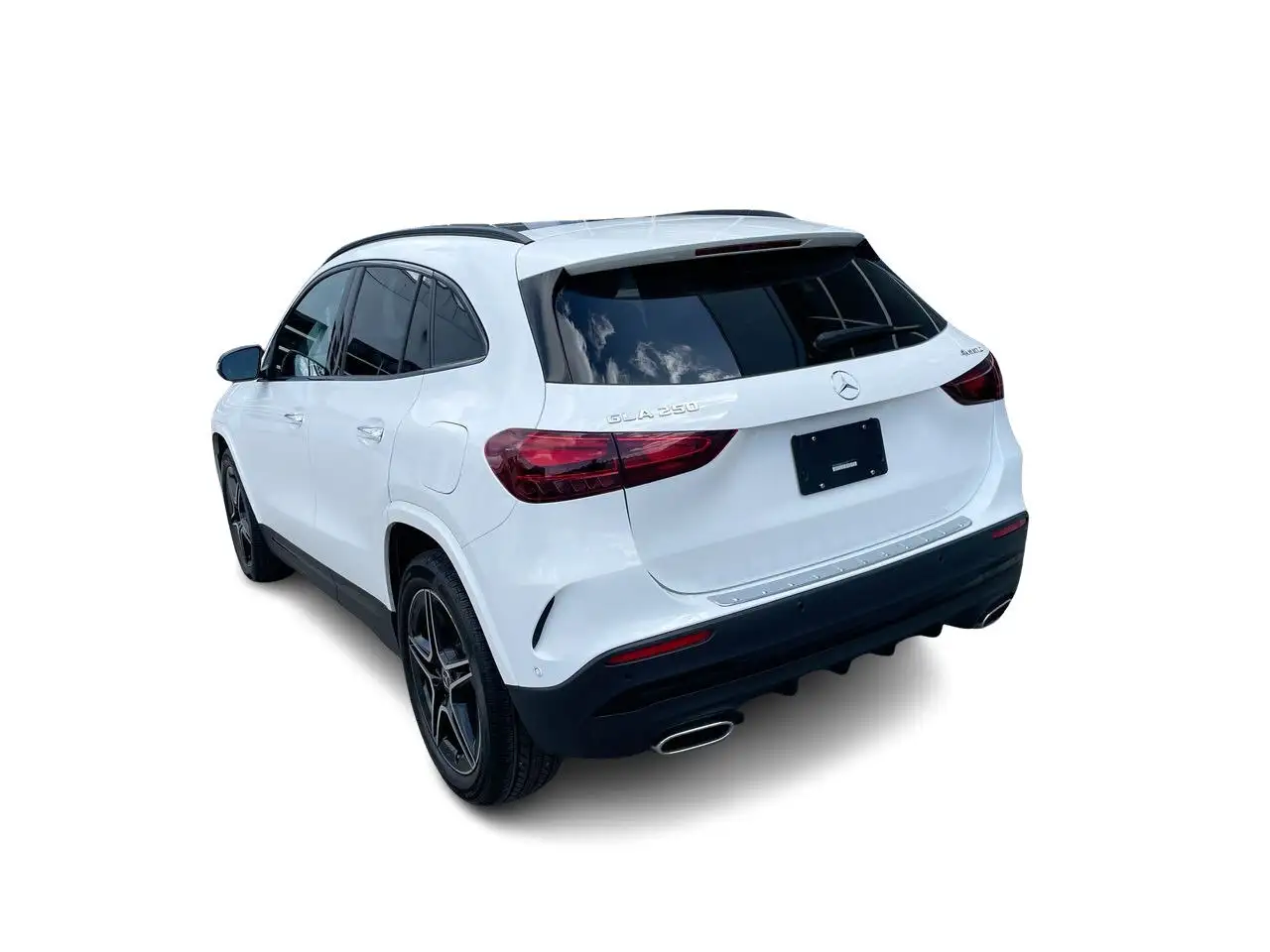 Mercedes-Benz GLA снимка Mercedes-Benz GLA