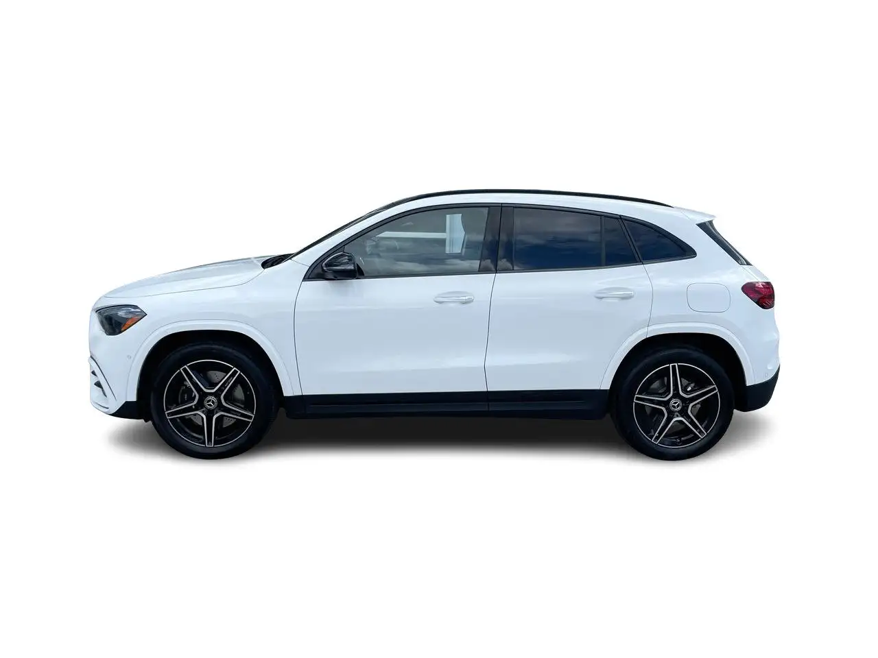 Mercedes-Benz GLA снимка Mercedes-Benz GLA