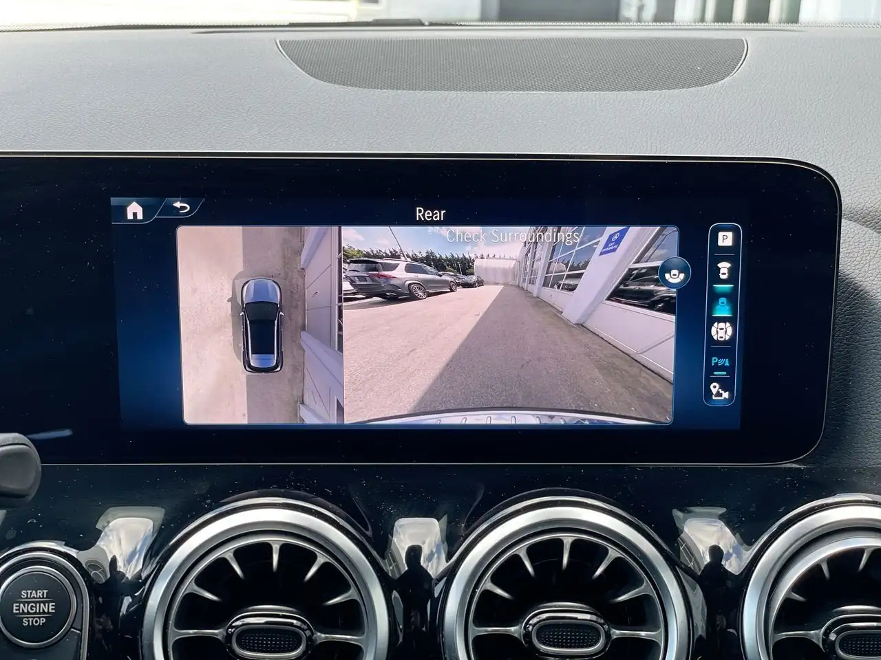 Mercedes-Benz GLA снимка Mercedes-Benz GLA