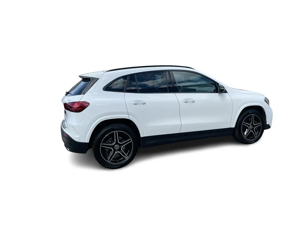Mercedes-Benz GLA снимка Mercedes-Benz GLA