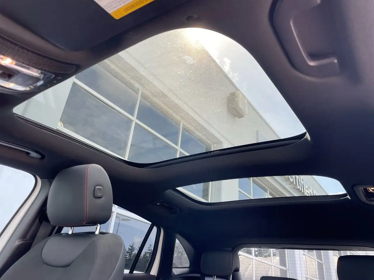 Mercedes-Benz GLA снимка Mercedes-Benz GLA
