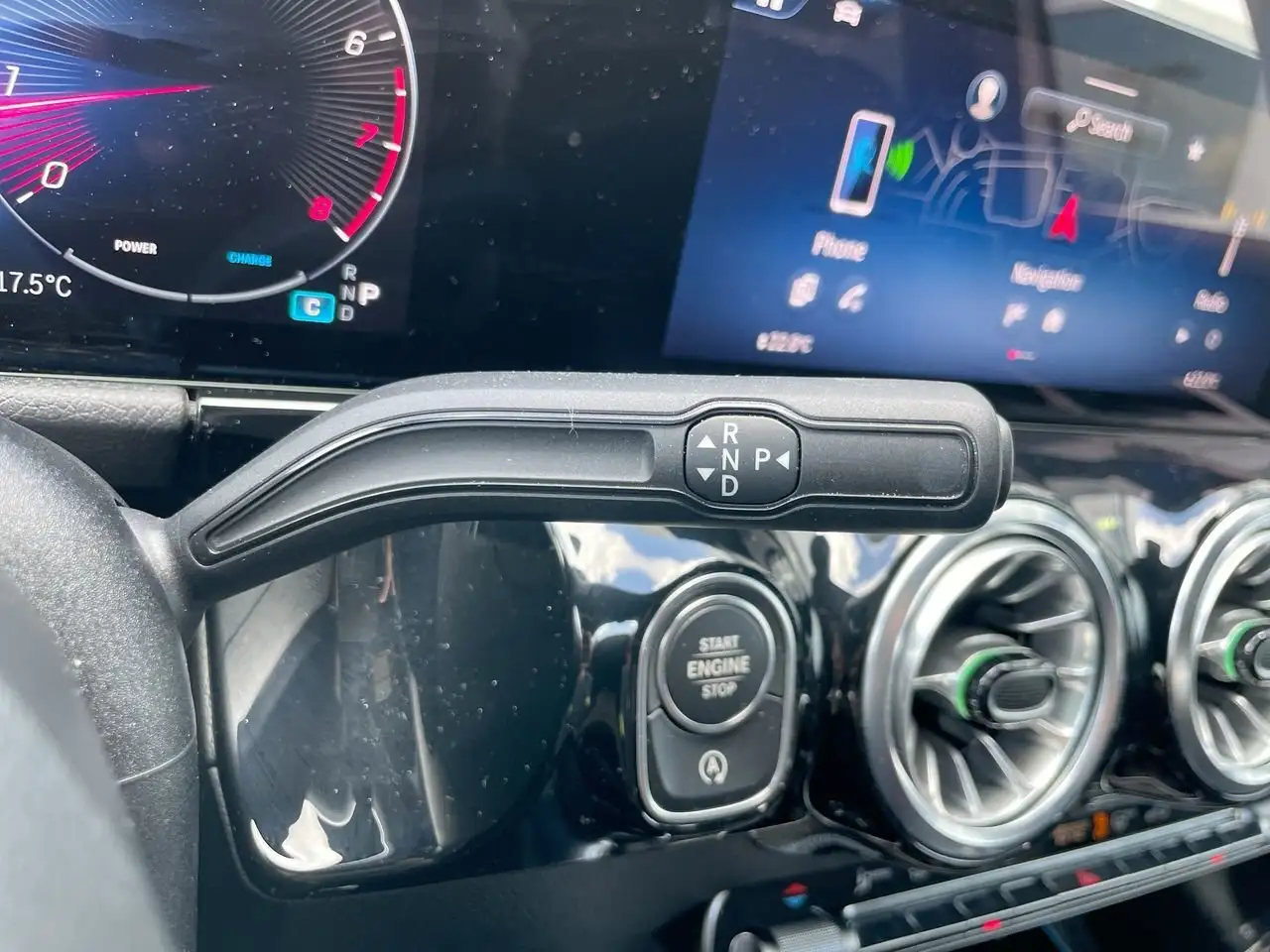 Mercedes-Benz GLA снимка Mercedes-Benz GLA