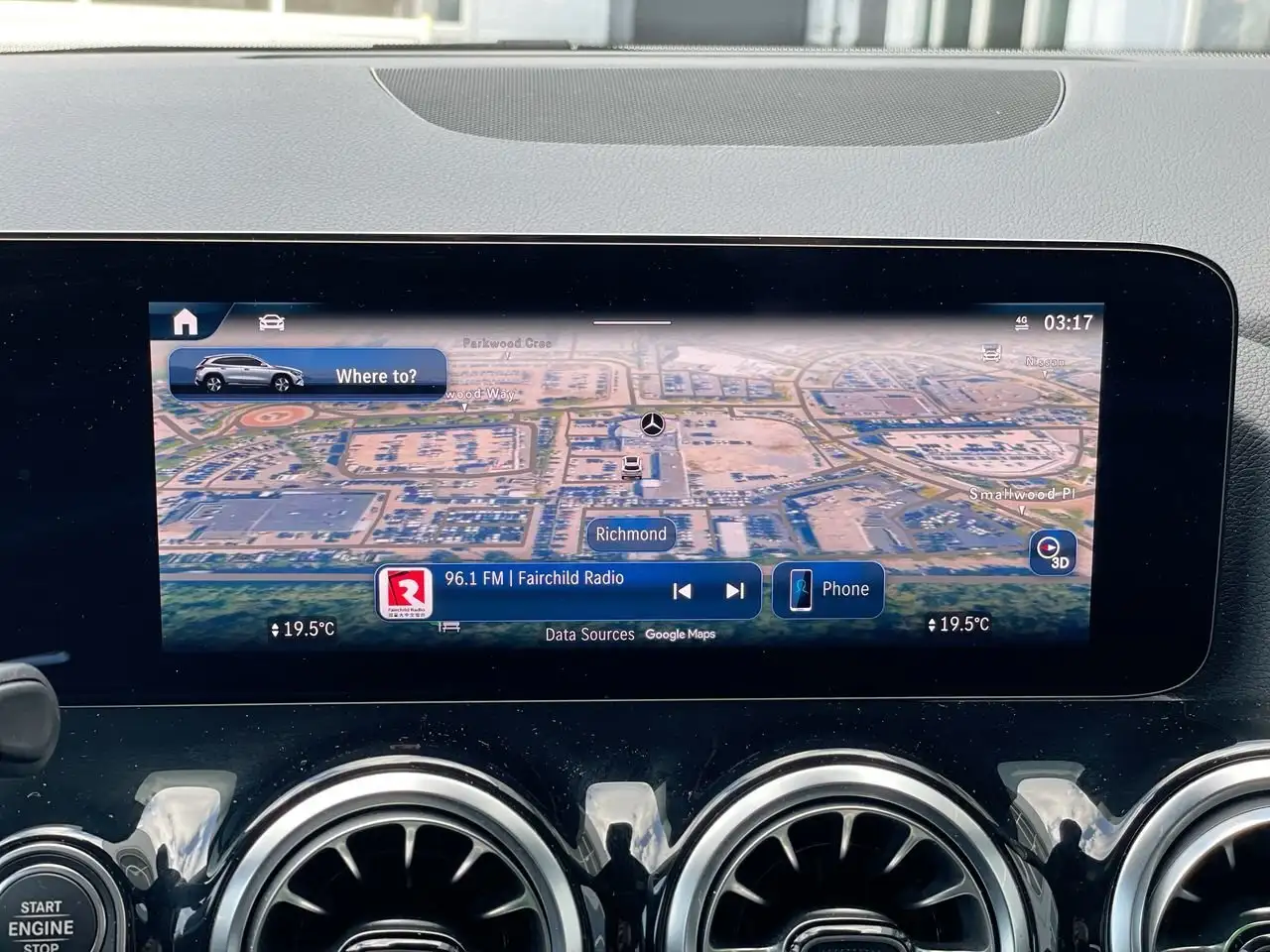 Mercedes-Benz GLA снимка Mercedes-Benz GLA