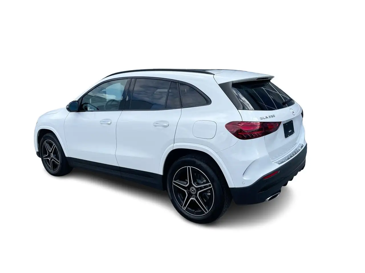 Mercedes-Benz GLA снимка Mercedes-Benz GLA