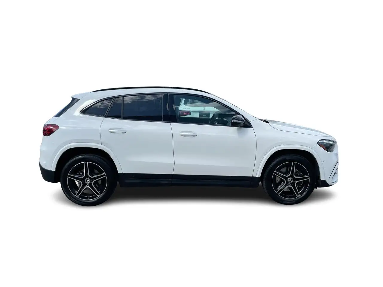 Mercedes-Benz GLA снимка Mercedes-Benz GLA