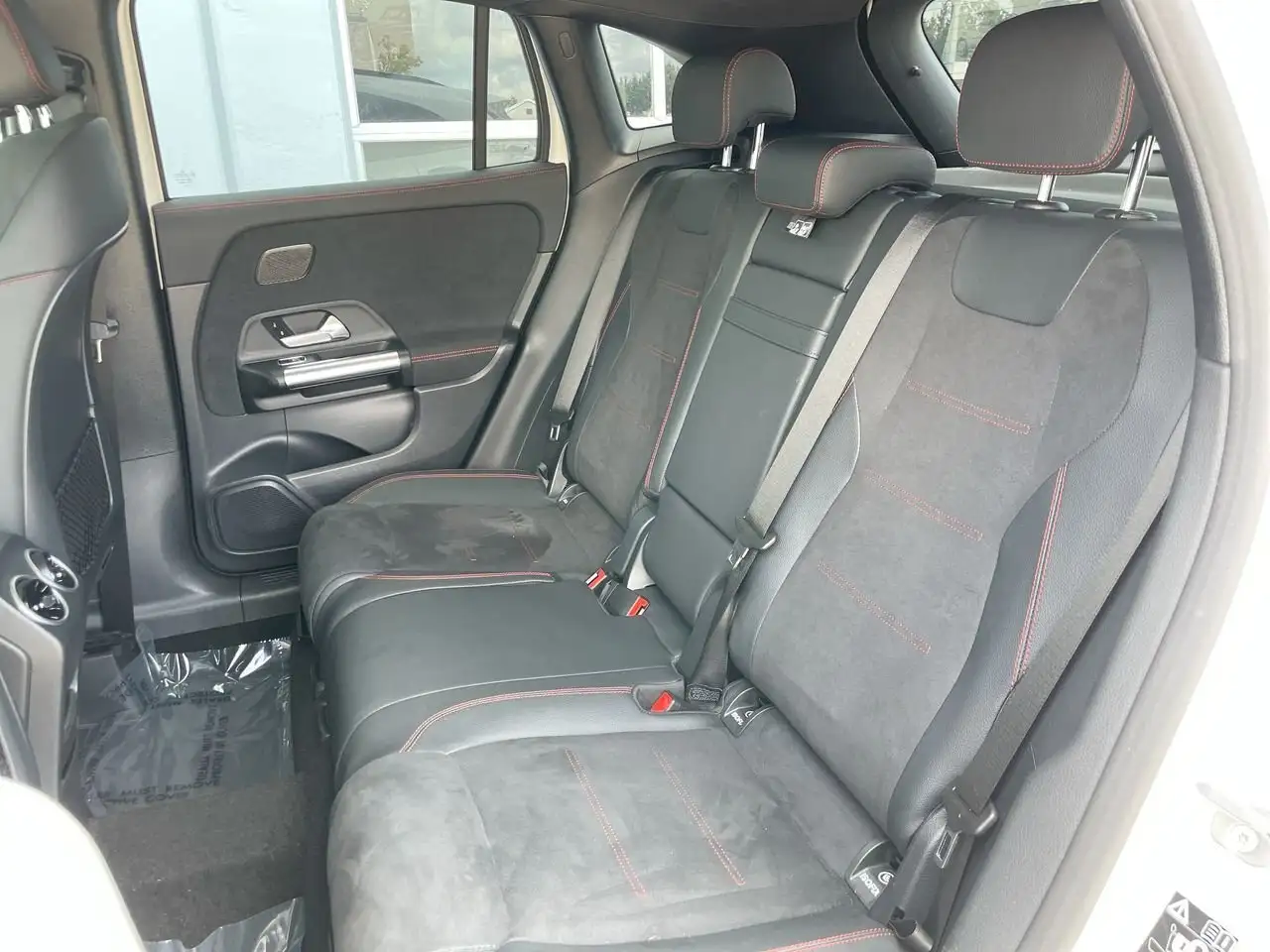 Mercedes-Benz GLA снимка Mercedes-Benz GLA