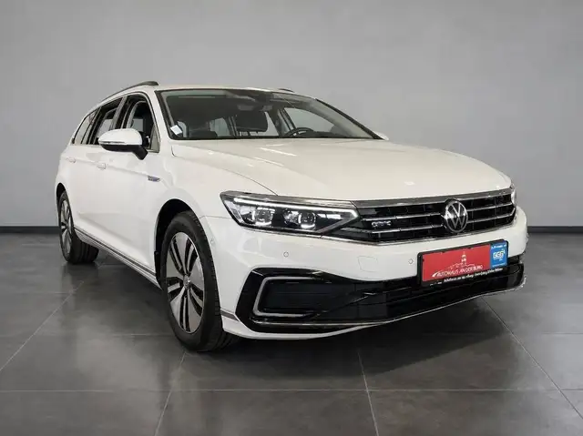 Volkswagen Passat Variant GTE/DAB/Sport/Massage/1.Hand
