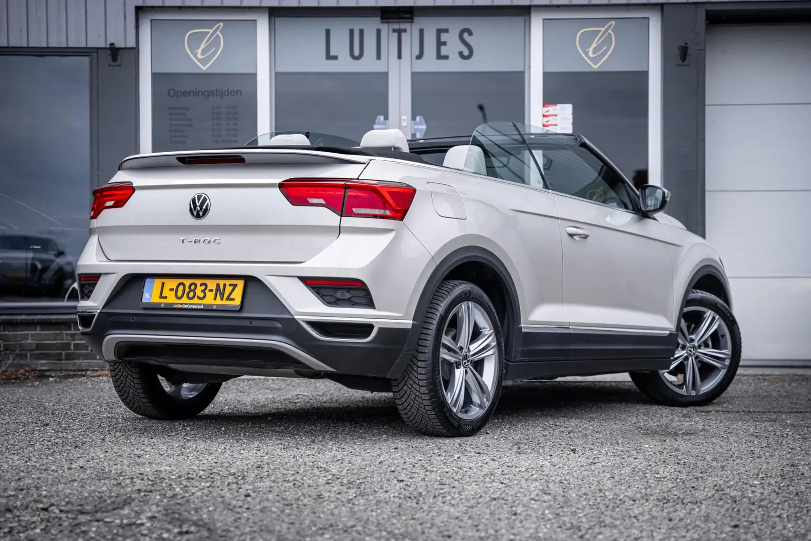 Volkswagen T-Roc Cabrio 1.5 TSI Style DSG7 I Org.NL I Leder I Stoel Grijs - 2