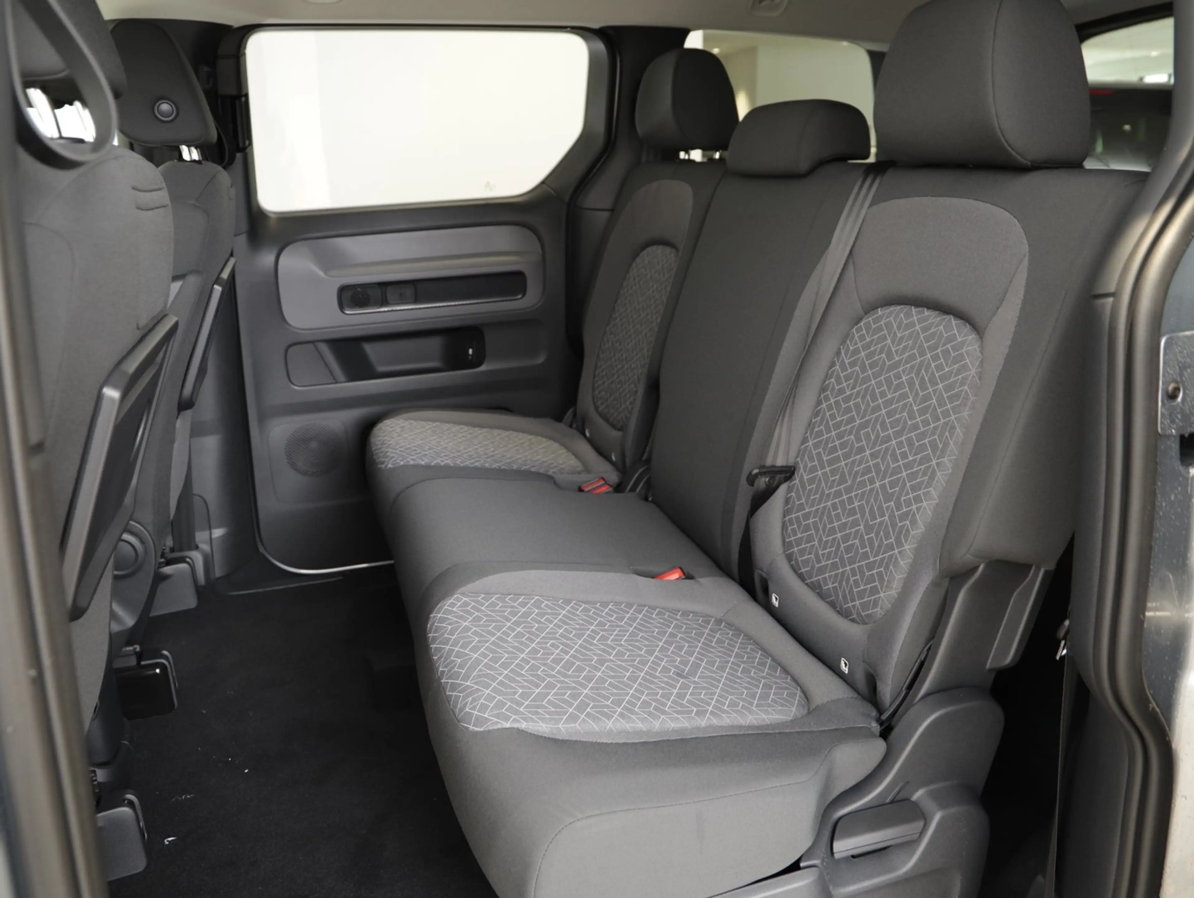 Volkswagen ID. Buzz VW ID. Buzz Pro 4MOTION 250 kW — photo 12