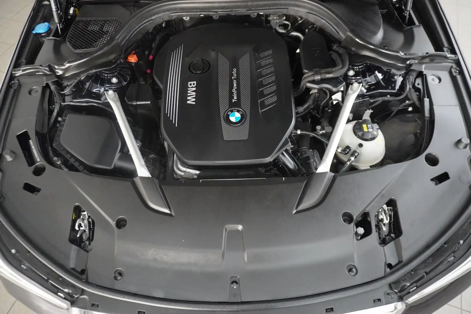 BMW 630 630d xDrive Gran Turismo Schwarz - 2