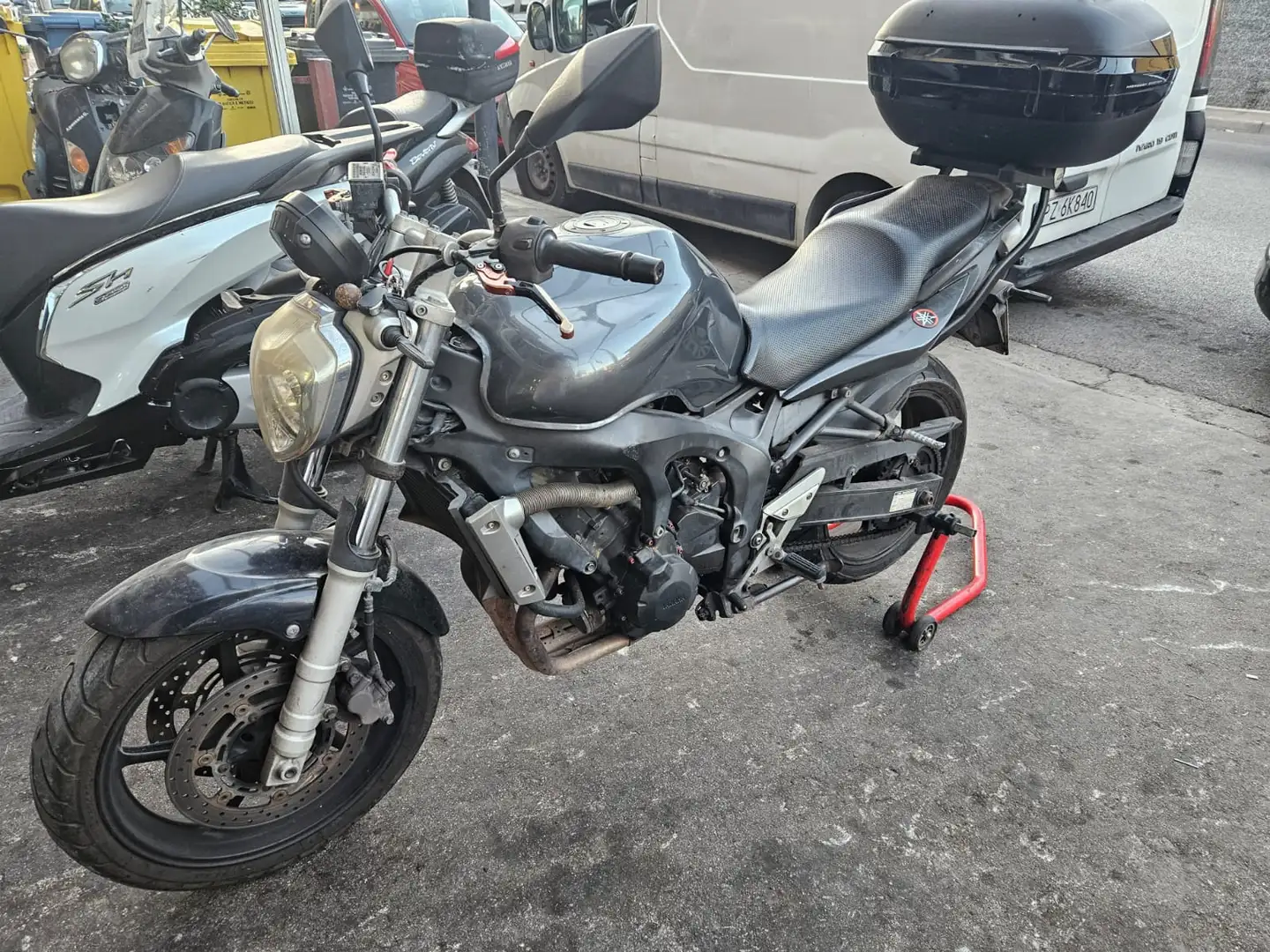 Yamaha FZ 6 Gris - 2