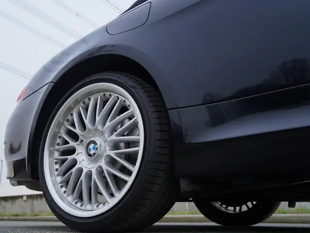 BMW 6 Series view 15
