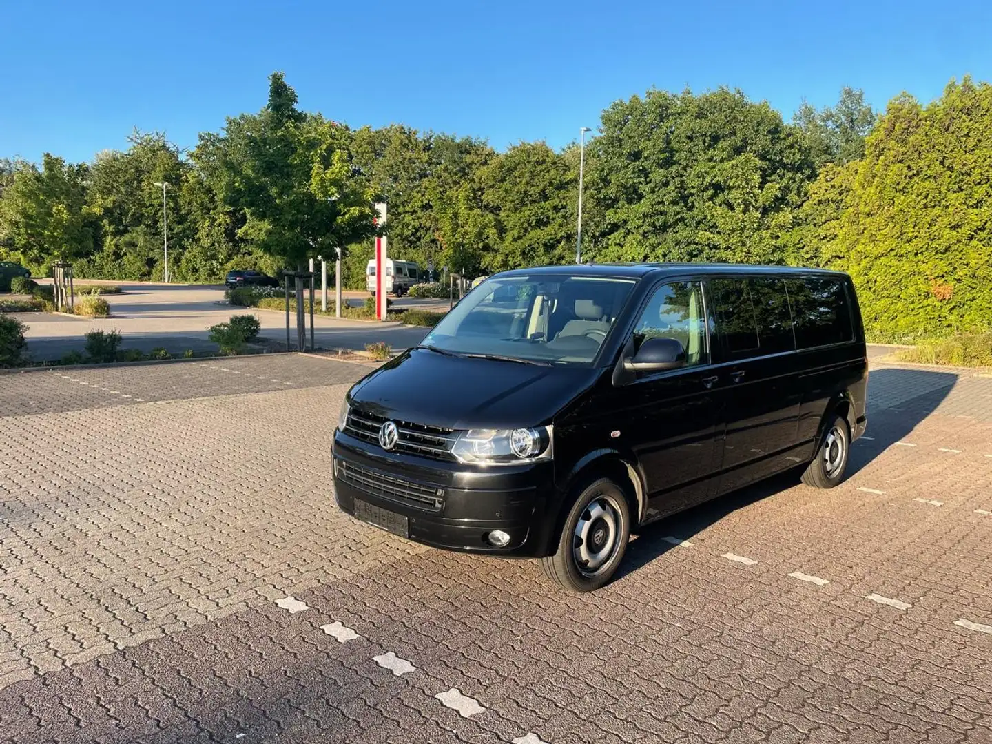 Volkswagen T5 Caravelle Lang DSG Comfortline - 2
