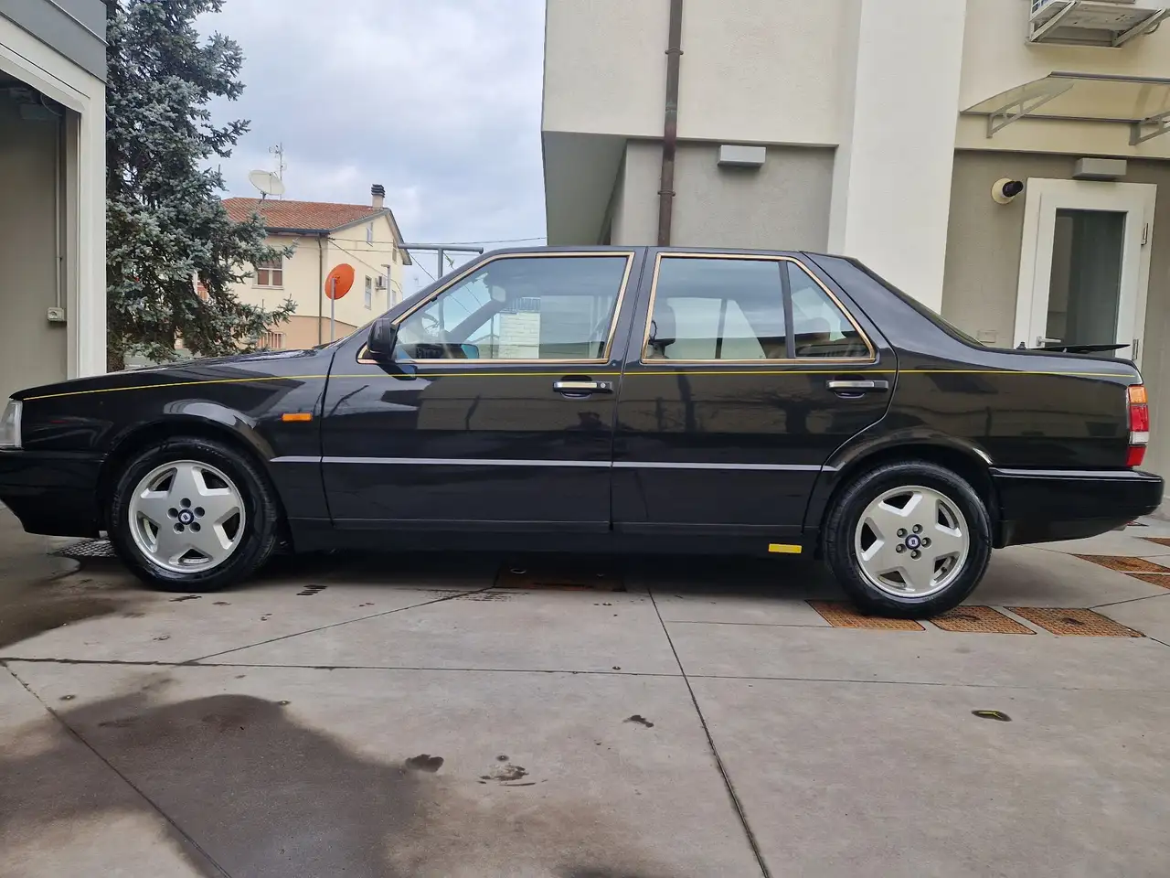 Lancia Thema 2.9 8.32 FL, foto 1